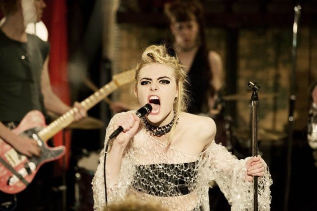 howtotalktogirlsatparties-ellefanning-screencomment