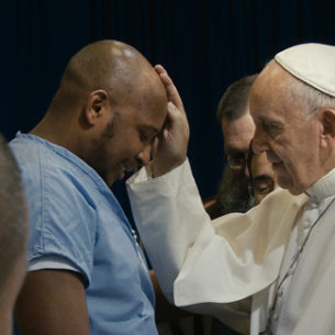 popefrancis-cannes18-screencomment